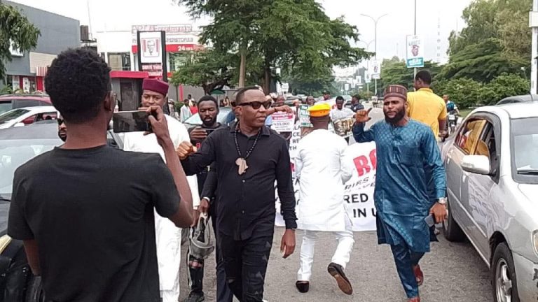 Sowore, Retired Police Officers Defy Warnings, Stage Mass Protest